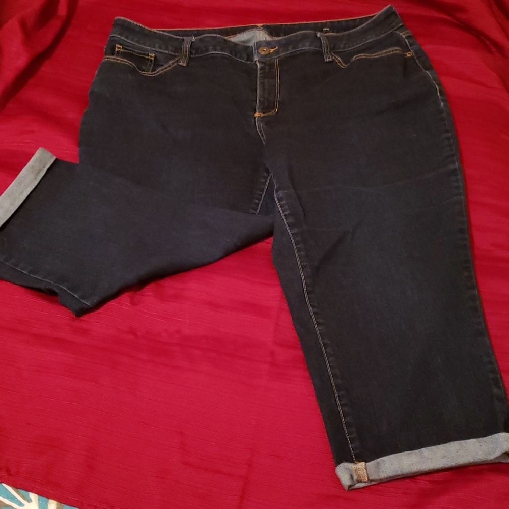 St. John's Bay Denim Stretch Capris